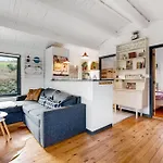 Stunning In With 2 Bedrooms *