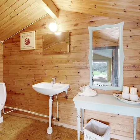 Stunning In With 2 Bedrooms Knebel