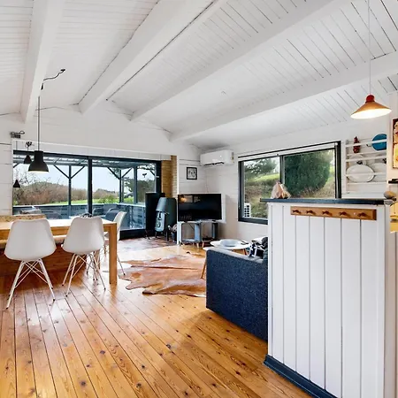 Stunning In With 2 Bedrooms