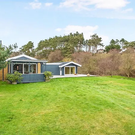 Stunning In With 2 Bedrooms *