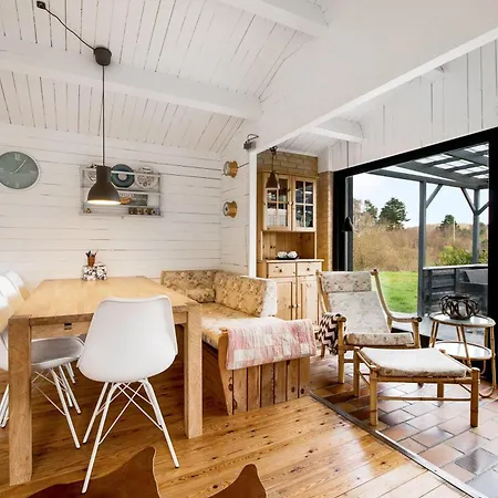 Hébergement de vacances Stunning In With 2 Bedrooms